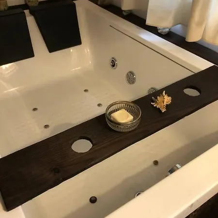 Cosy Boise Solaire, Balneo Bath Et Toilette Seche A La Ferme